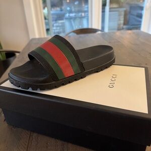 Gucci Unisex Slides-Men's size 8